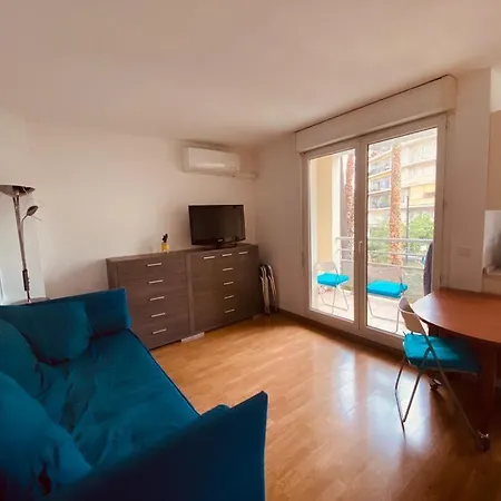 Pretty Flat 2mn From Beach * Nice